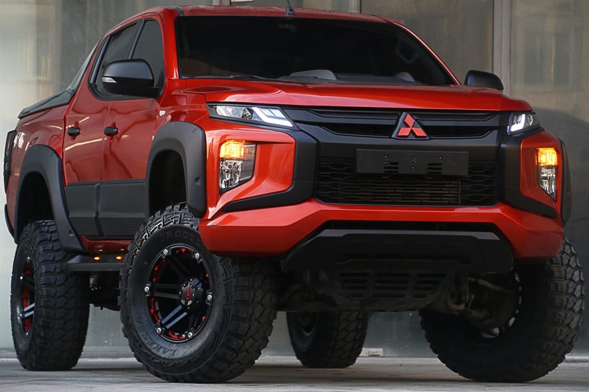 Mitsubishi L200 Triton Dodik Çamurluk Kaplama Seti 2019+ Vidalı V2 