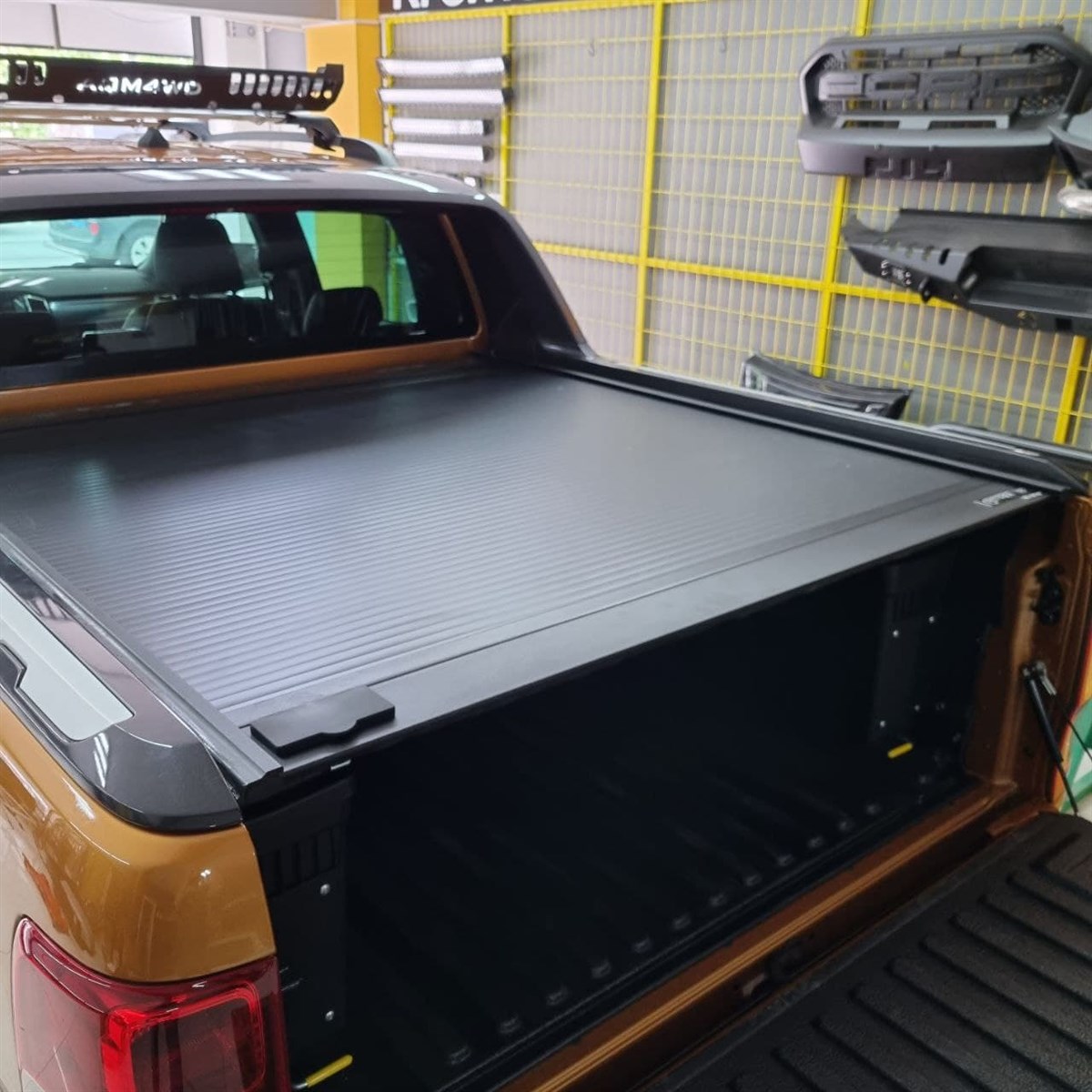 Nissan Navara NP300 Sürgülü Kapak Retrax Navara Bagaj Kapama