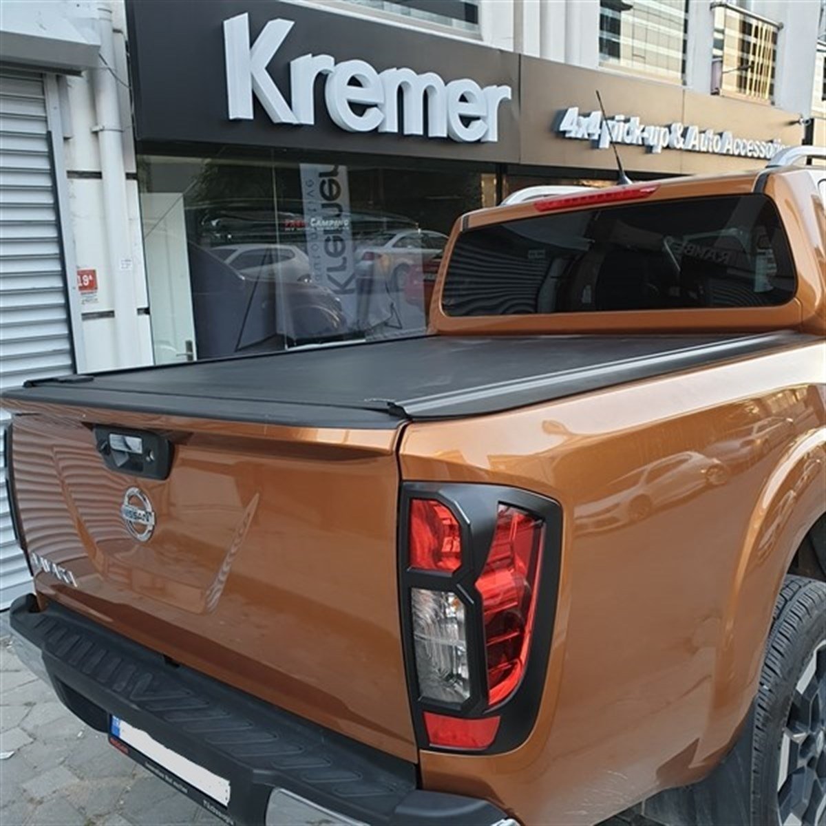 Nissan Navara Sürgülü Bagaj Kapağı Retrax