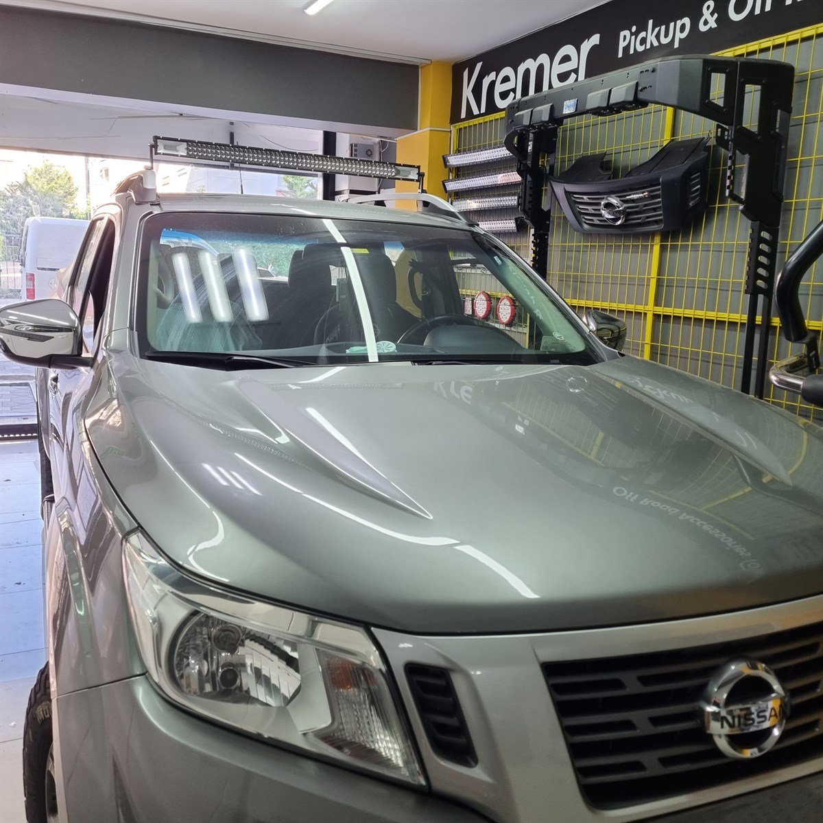 Nissan Navara Tavan Çıtası Tavan Rayı (Siyah Gri Lüks Falcon Serisi)