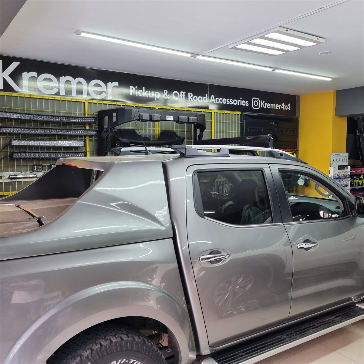 Nissan Navara Tavan Çıtası Tavan Rayı (Siyah Gri Lüks Falcon Serisi)
