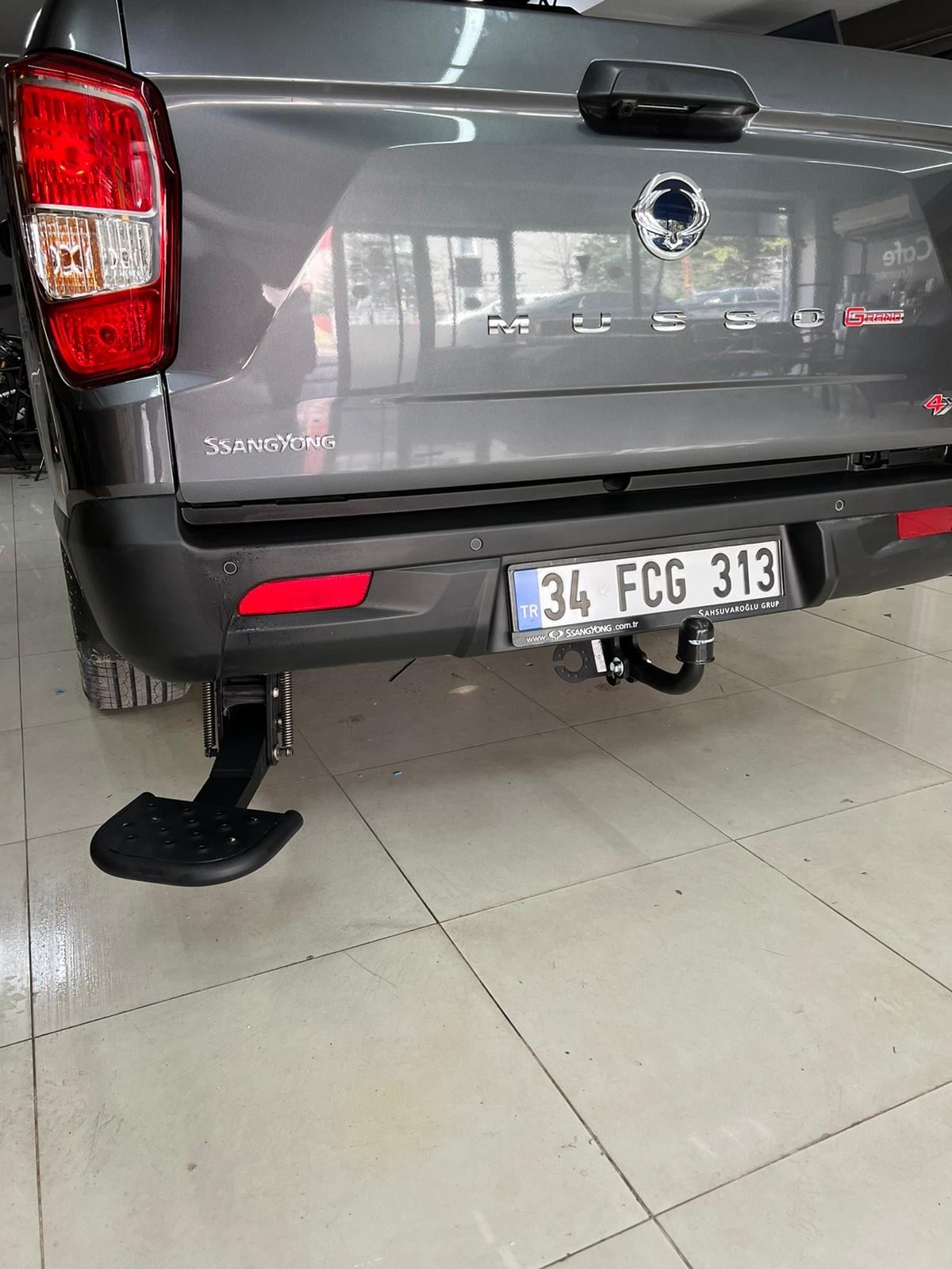 Ssangyong Musso Grand Arka Kasa Basamağı