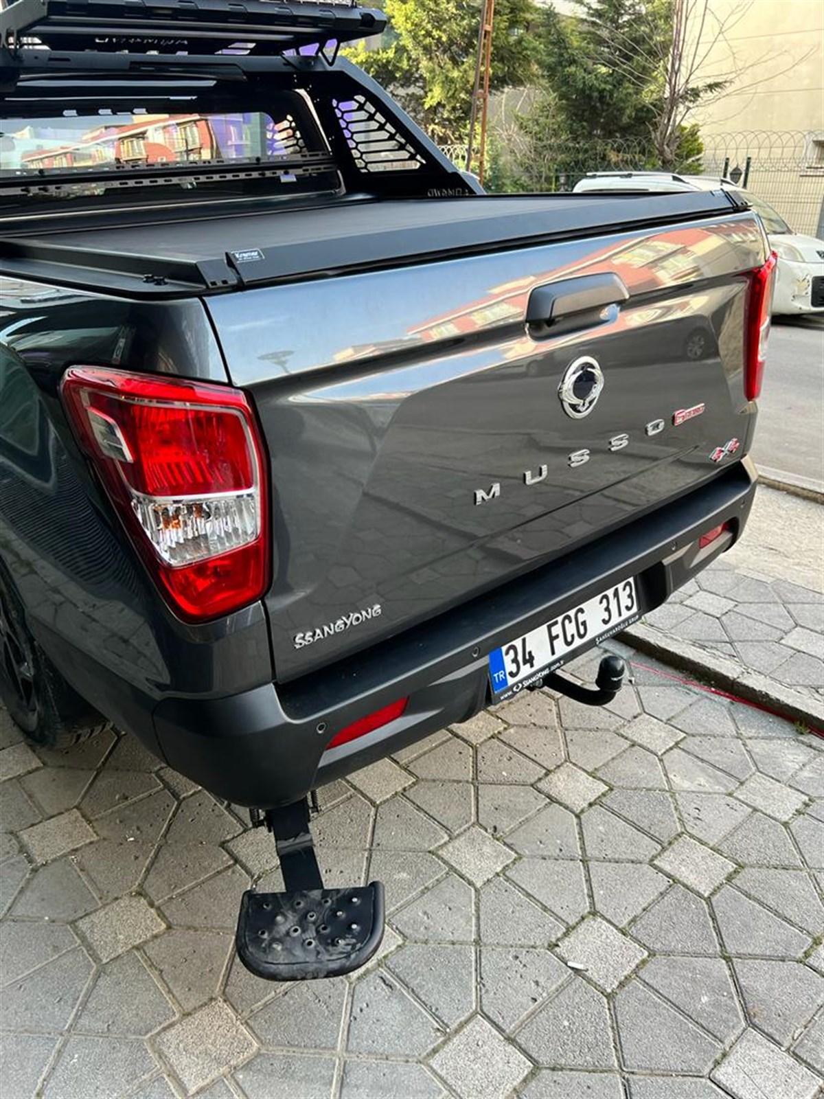 Ssangyong Musso Grand Arka Kasa Basamağı