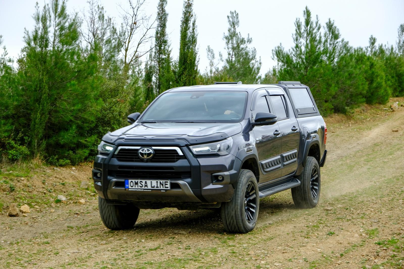 Toyota Hilux Camlı Kabin Paslanmaz Çelik