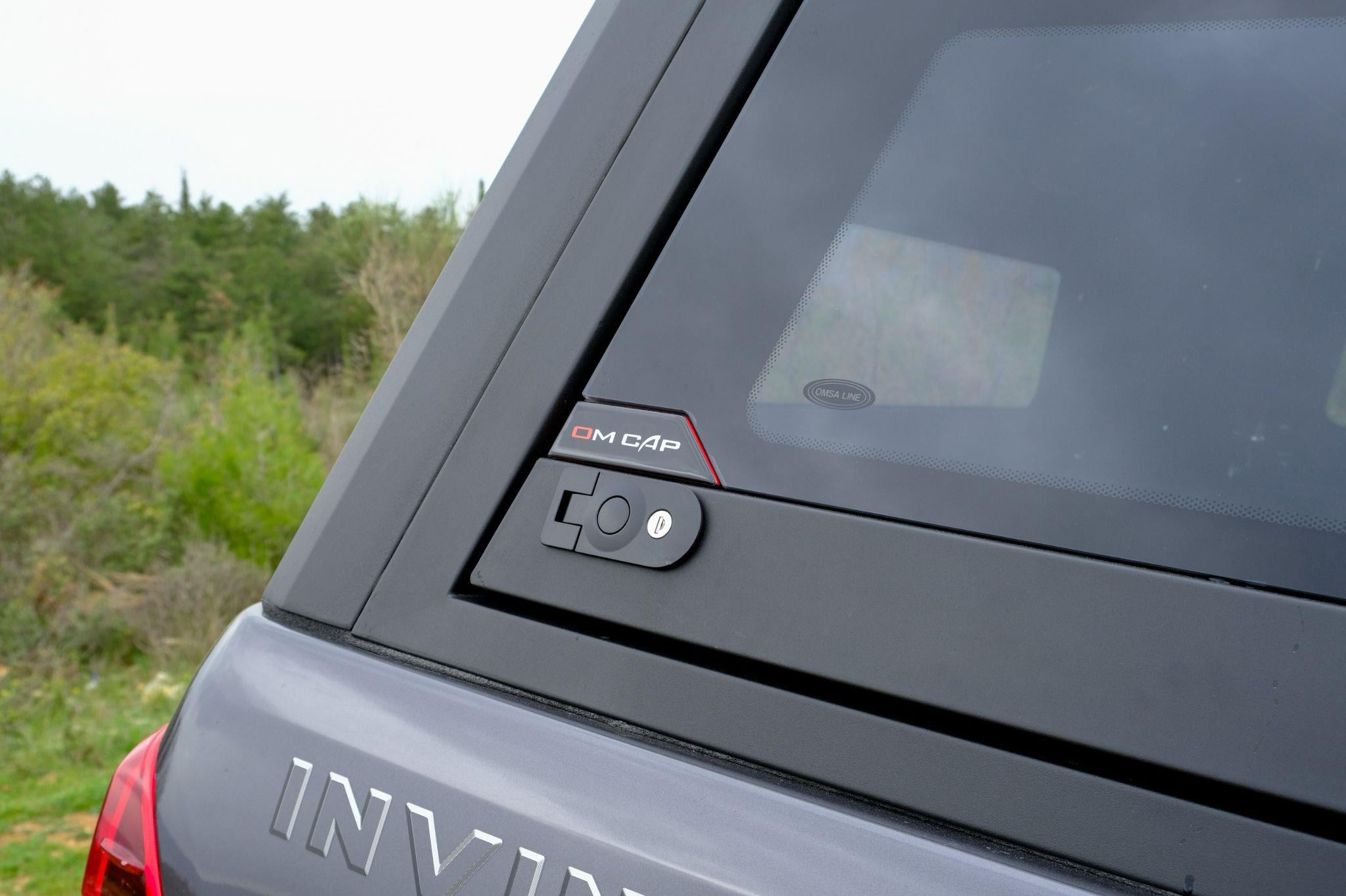 Toyota Hilux Camlı Kabin Paslanmaz Çelik