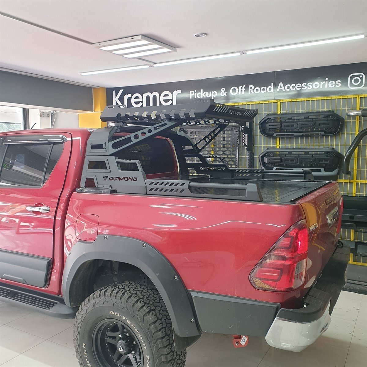 Toyota Hilux Kasa Üstü Sepetli Rollbar 