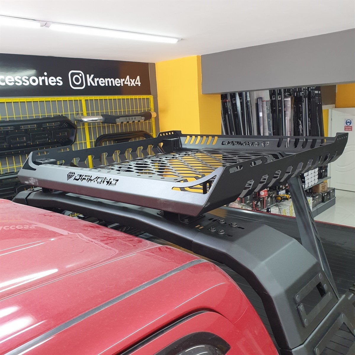 Toyota Hilux Kasa Üstü Sepetli Rollbar 