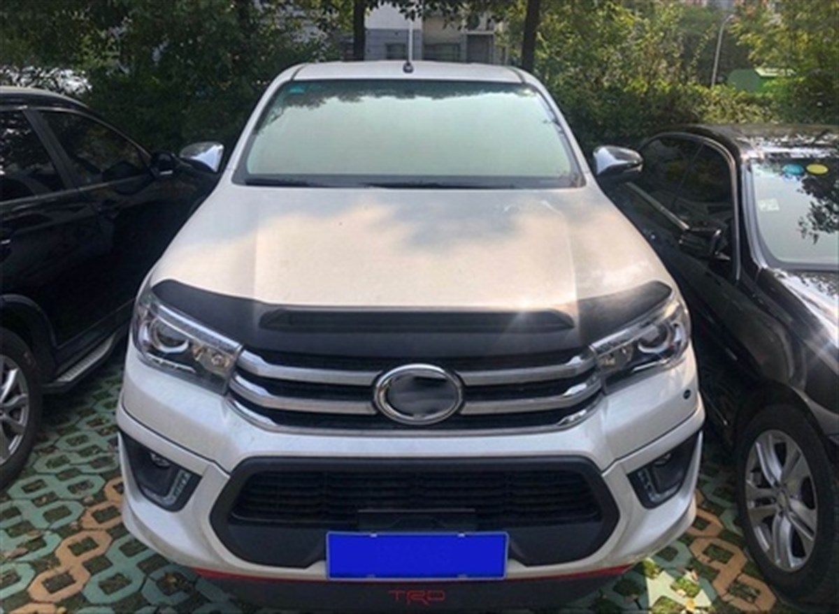 Toyota Hilux Revo 2016 + Kaput Rüzgarlığı Dizayn B