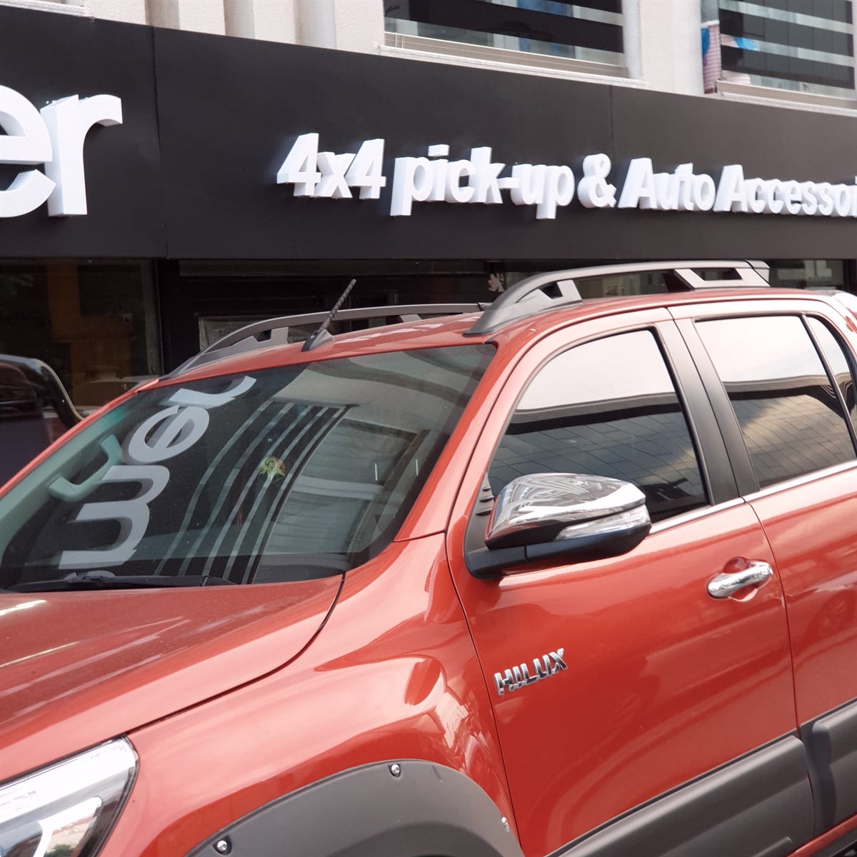 Toyota Hilux Tavan Çıtası Rayı 2 parça Siyah Gri