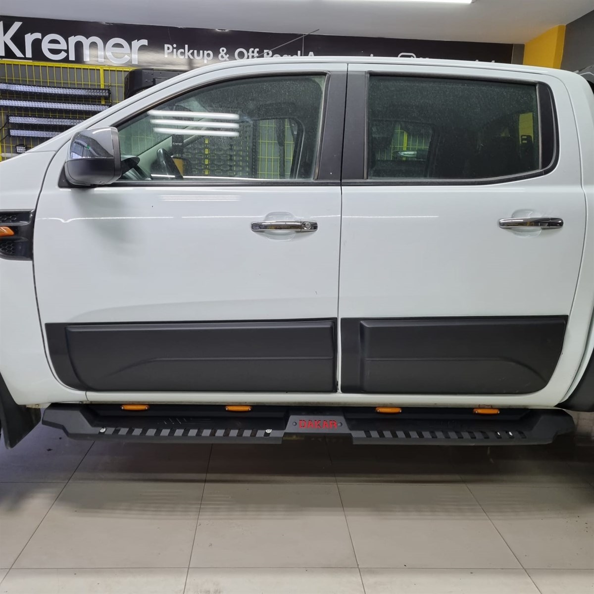 Volkswagen Amorok Yan Basamak (2010+ Led Işıklı Off Road Yan Basamak V2)