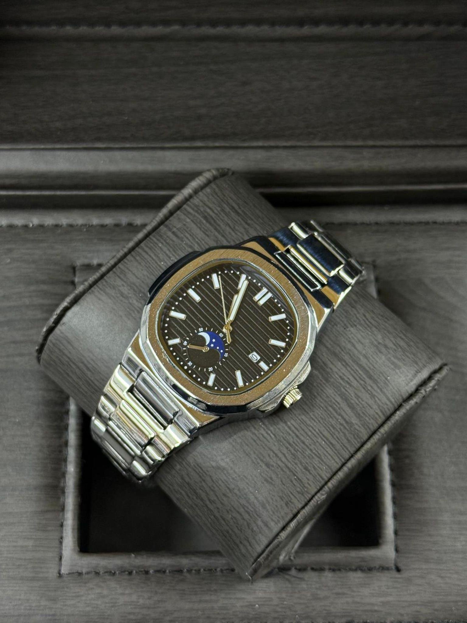 Çelik Kordon Lüks Erkek Kol Saati - Nautilus Serisi (40)