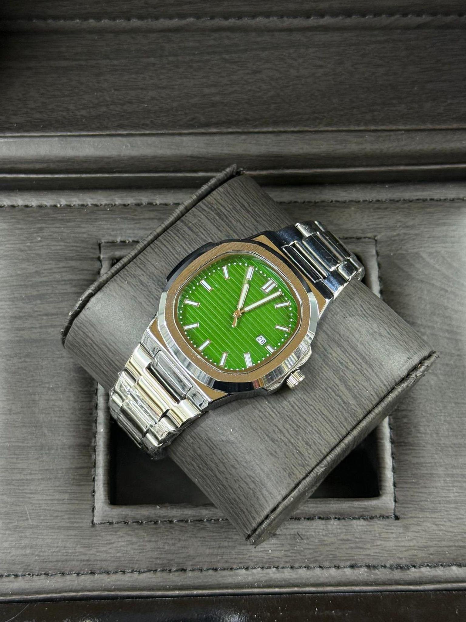 Çelik Kordon Lüks Erkek Kol Saati - Nautilus Serisi (28)