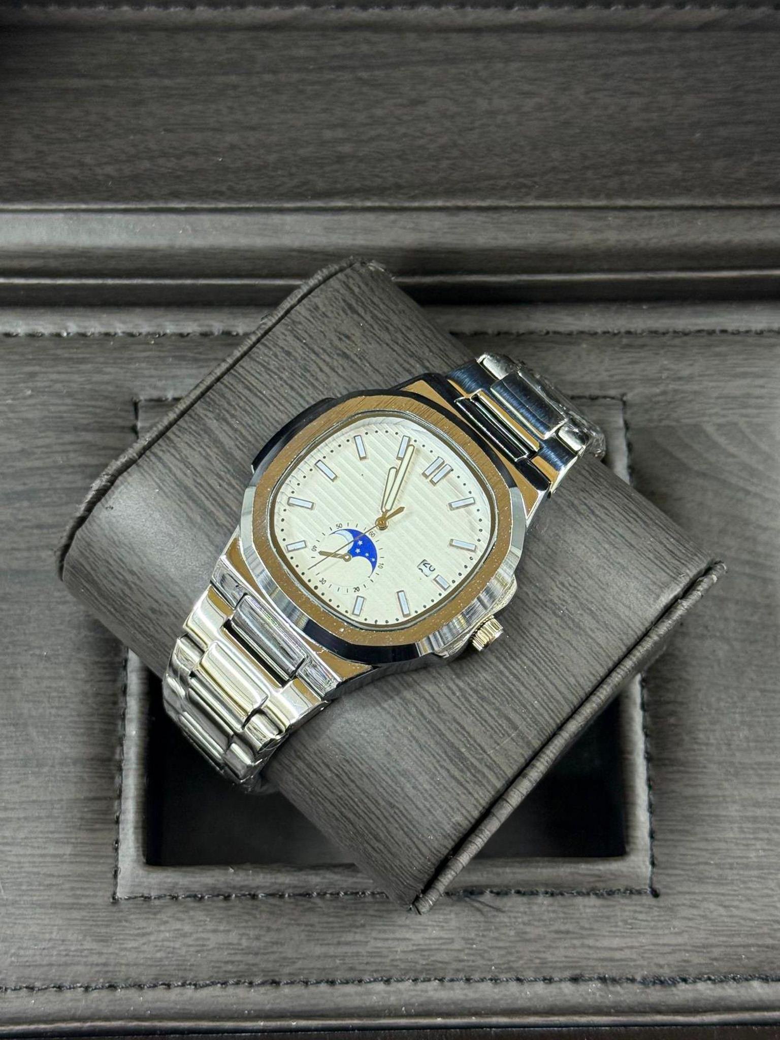 Çelik Kordon Lüks Erkek Kol Saati - Nautilus Serisi (41)