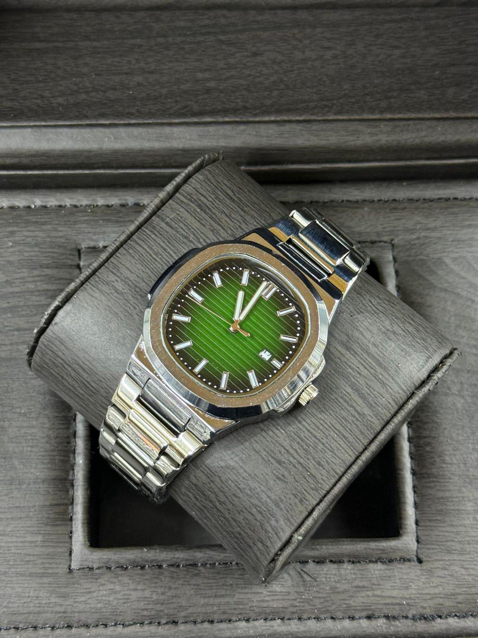 Çelik Kordon Lüks Erkek Kol Saati - Nautilus Serisi (36)