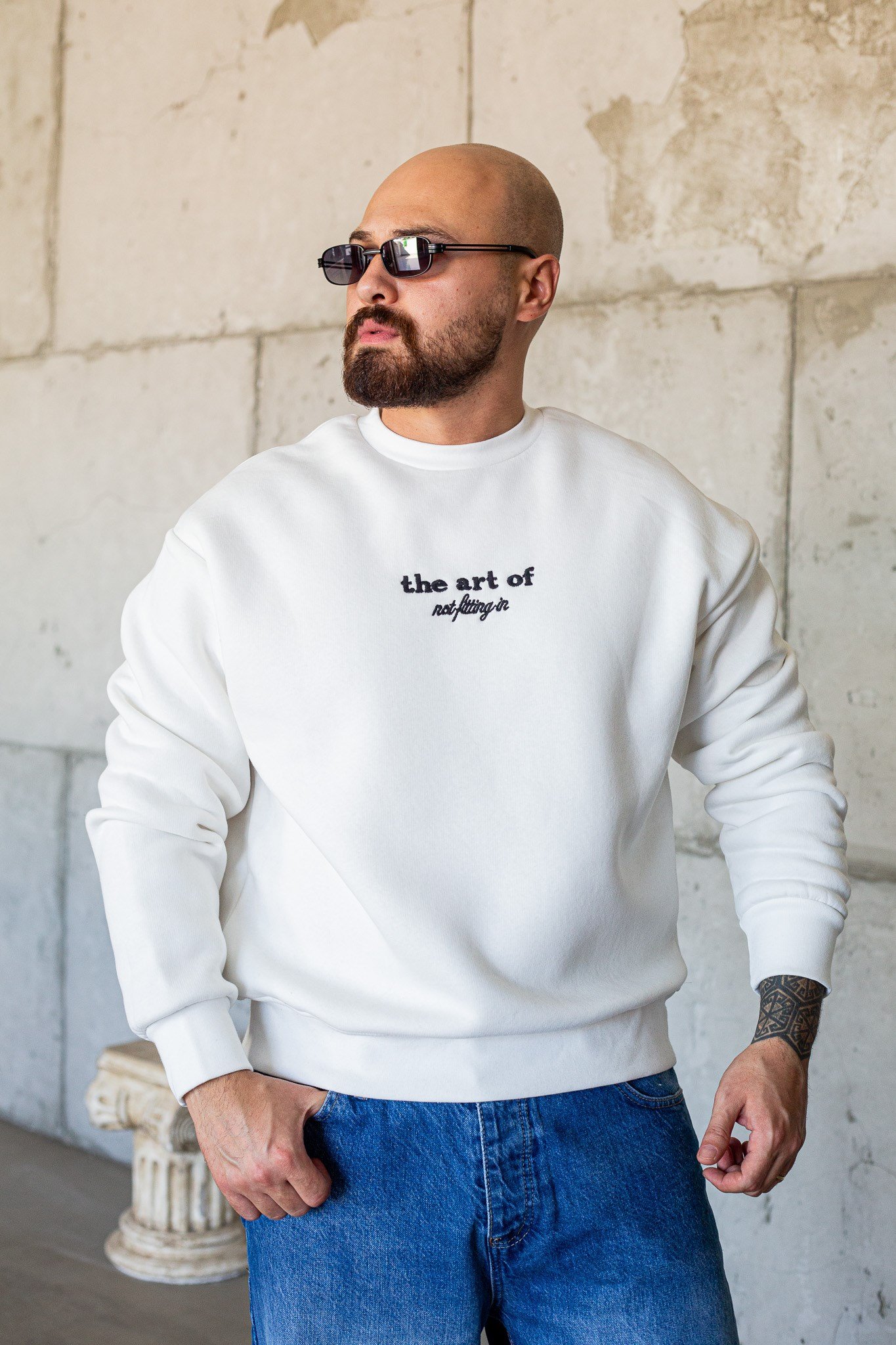 Sırt Şapka ve Bandana Nakışlı Bisiklet Yaka Sweatshirt (SVTB104)