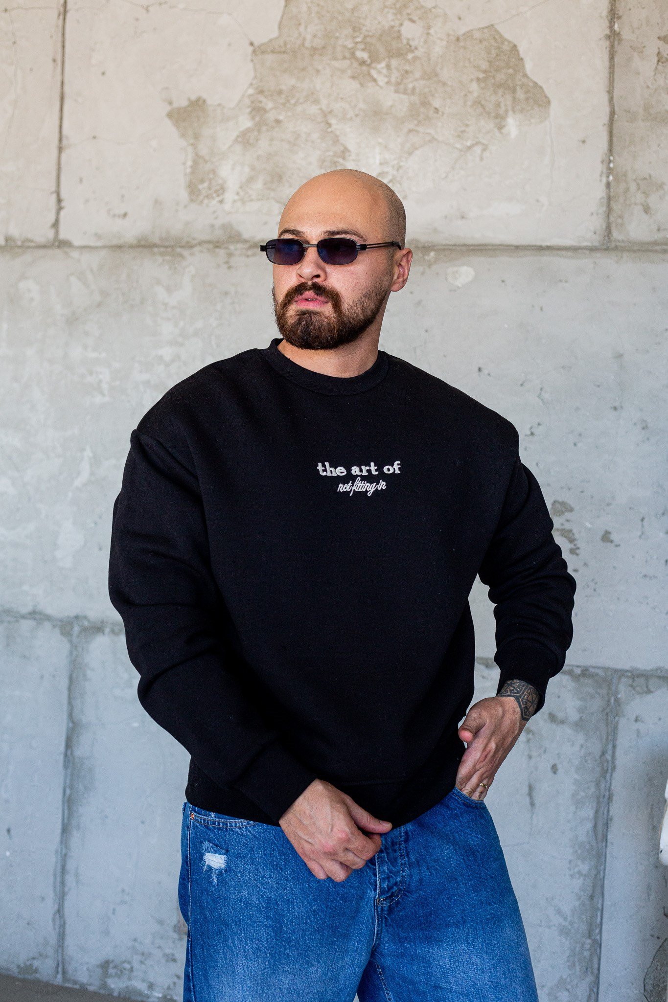 Sırt Şapka ve Bandana Nakışlı Bisiklet Yaka Sweatshirt (SVTS104)