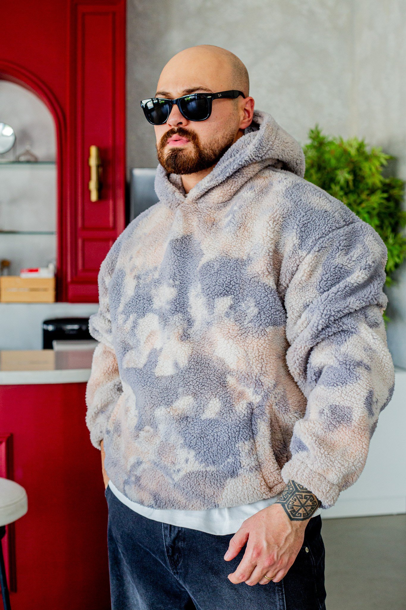 Soyut Desenli Peluş Kapüşonlu Erkek Sweatshirt (SVTK115)