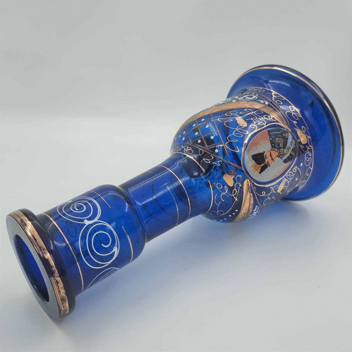 Cam & PorselenNasıreddin Şah, El Boyama Cam Nargile Altlığı
