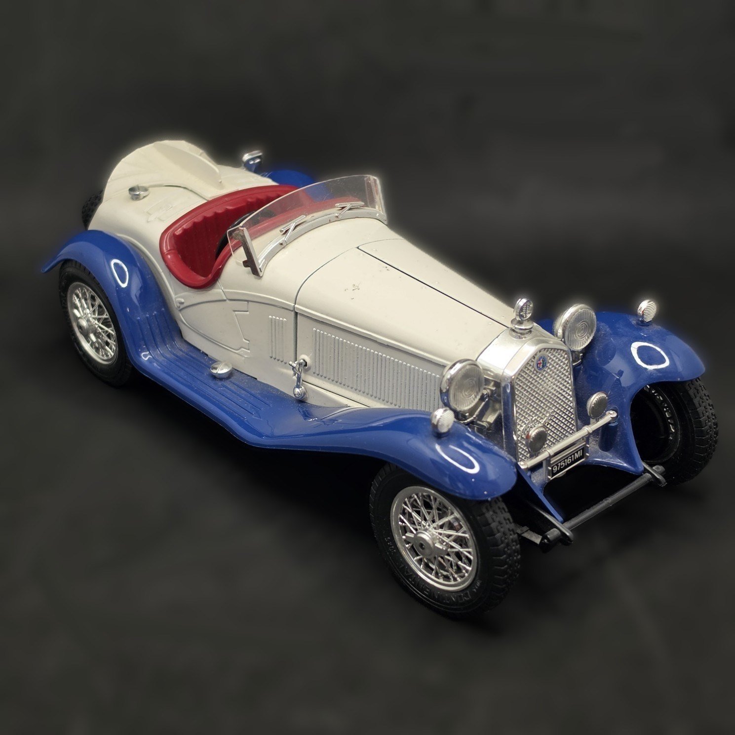 DiecastBburago 1:18 Alfa Romeo 2300 Spider (1932) Made in Italy (Vintage Diecast)