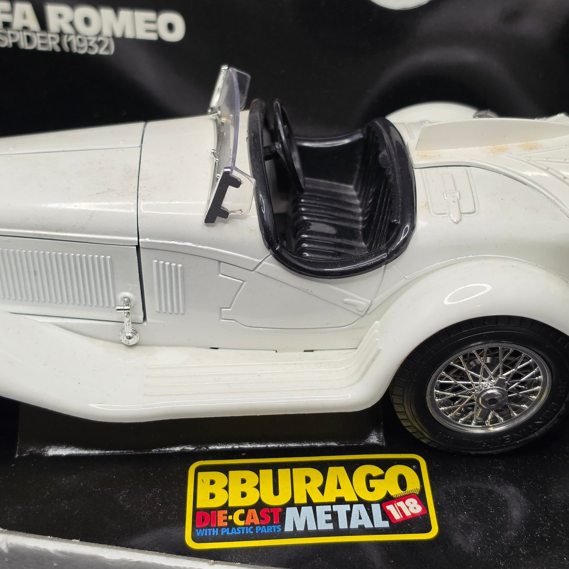 DiecastBburago 1:18 Alfa Romeo 2300 Spider (1932) - Kutulu (Cod. 3008 Made in Italy)