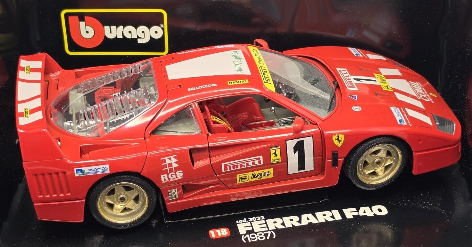 DiecastBburago 1:18 Ferrari F40 (1987) Racing Edition #1 - Kutulu (Cod. 3032 Made in Italy)