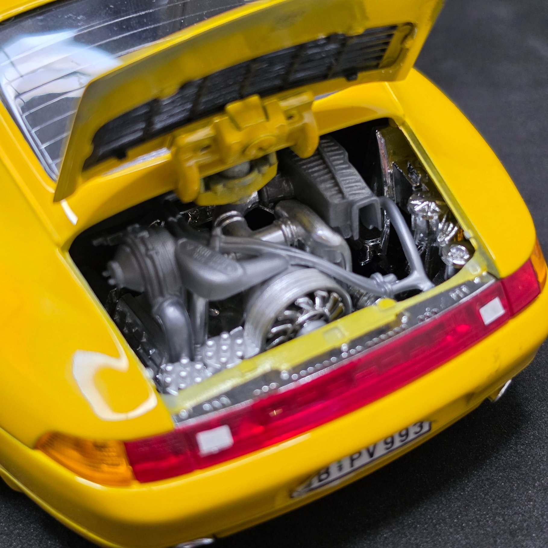 DiecastBburago 1:18 Porsche 911 Carrera (993) 1993 Made in Italy (Vintage Diecast)
