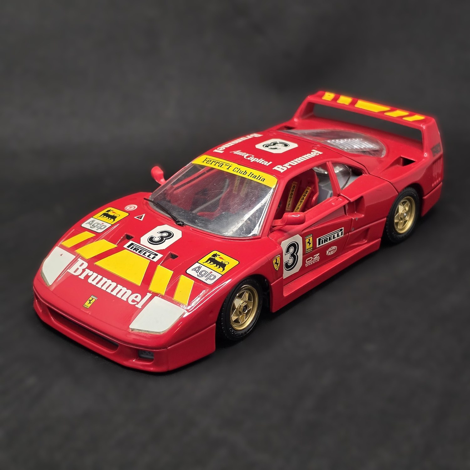 DiecastBburago 1:24 Ferrari F40 (1987) Brummel Racing #3 Made in Italy (Vintage Diecast)