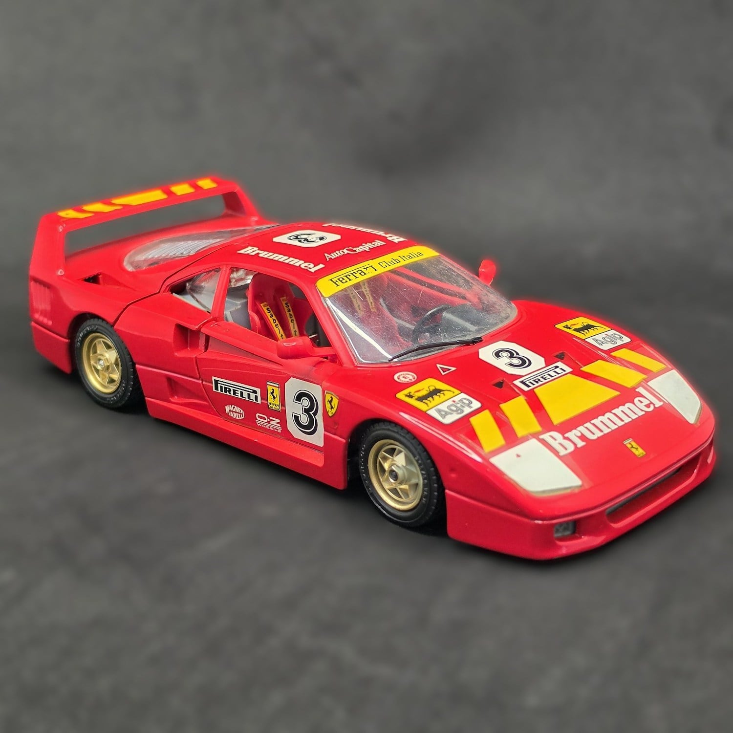 DiecastBburago 1:24 Ferrari F40 (1987) Brummel Racing #3 Made in Italy (Vintage Diecast)