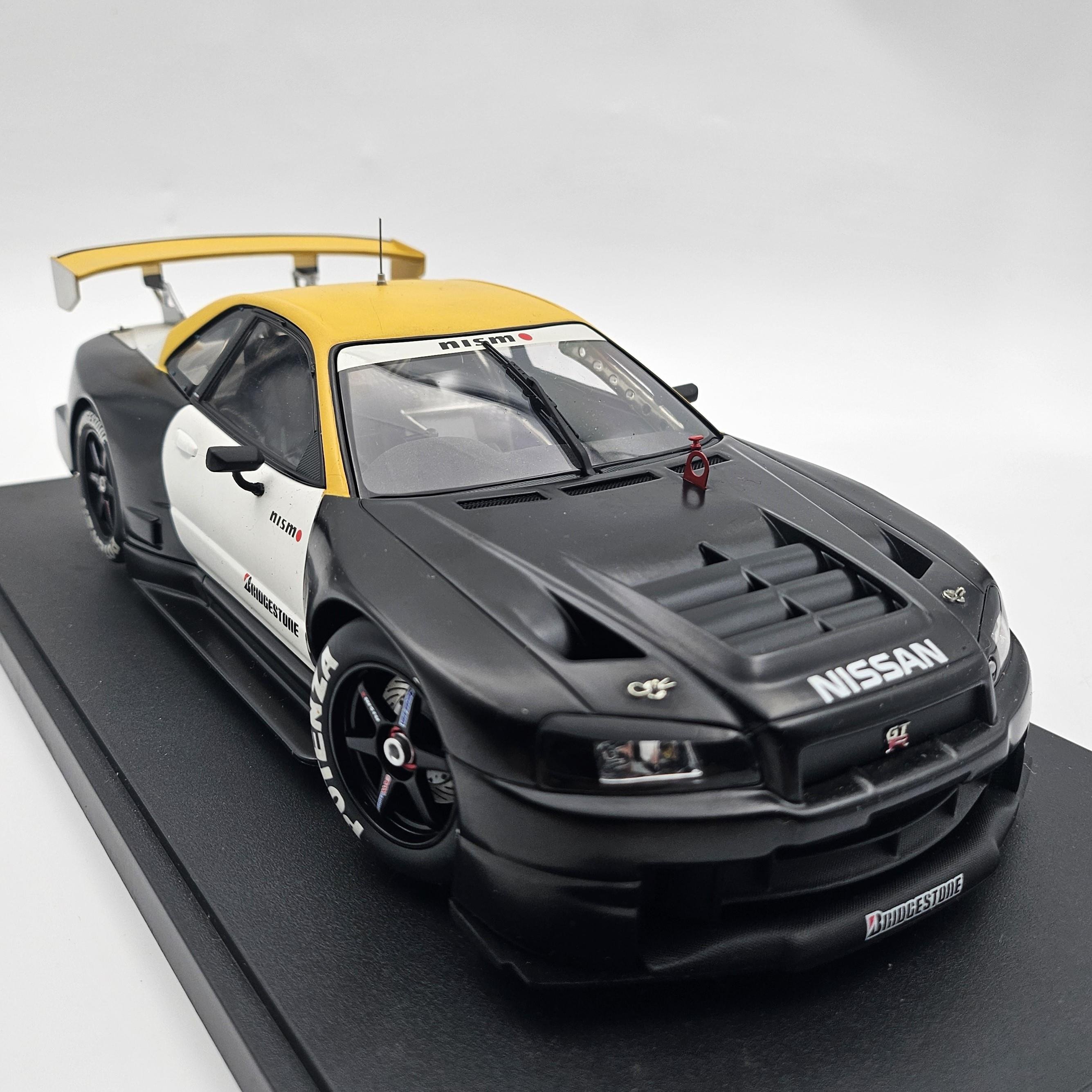 hpi.racingAUTOart - Nissan Skyline R34 JGTC 2001 Test Car 1/18