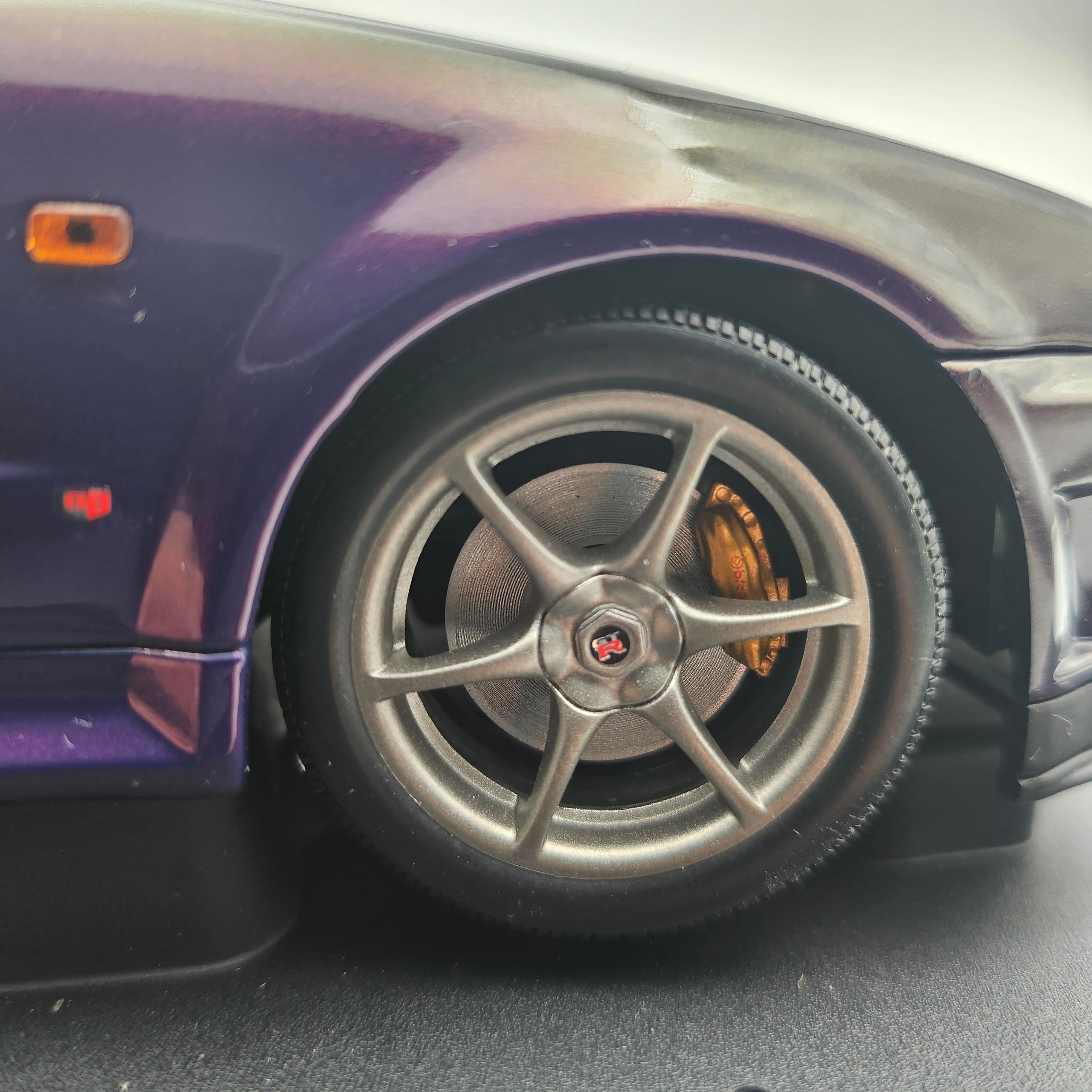 hpi.racingAUTOart - Nissan Skyline R34 GT-R 1999 Midnight Purple 1/18