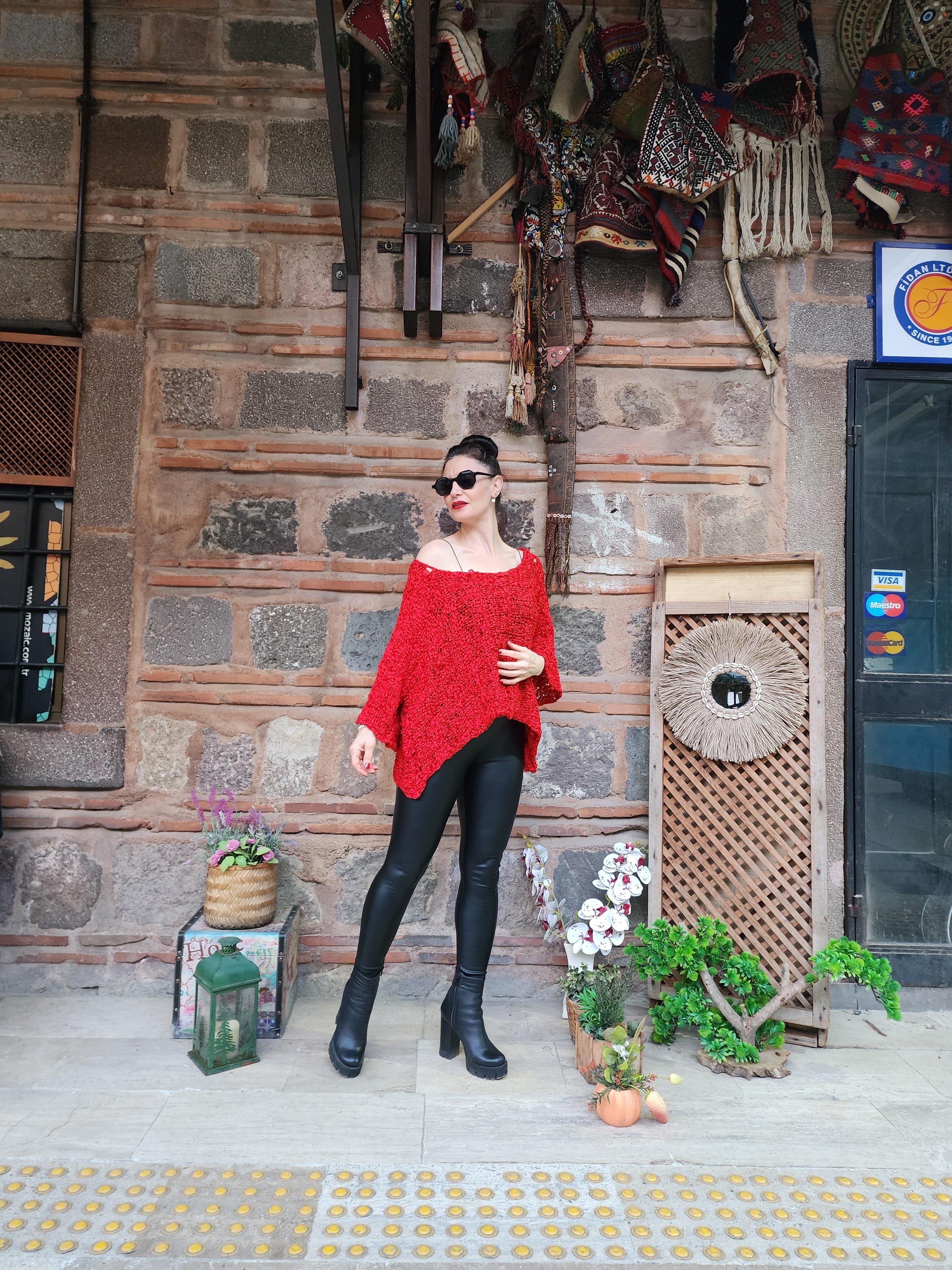  Koton ve Akrilik Karışımı Makina Örme Kırmızı Kazak