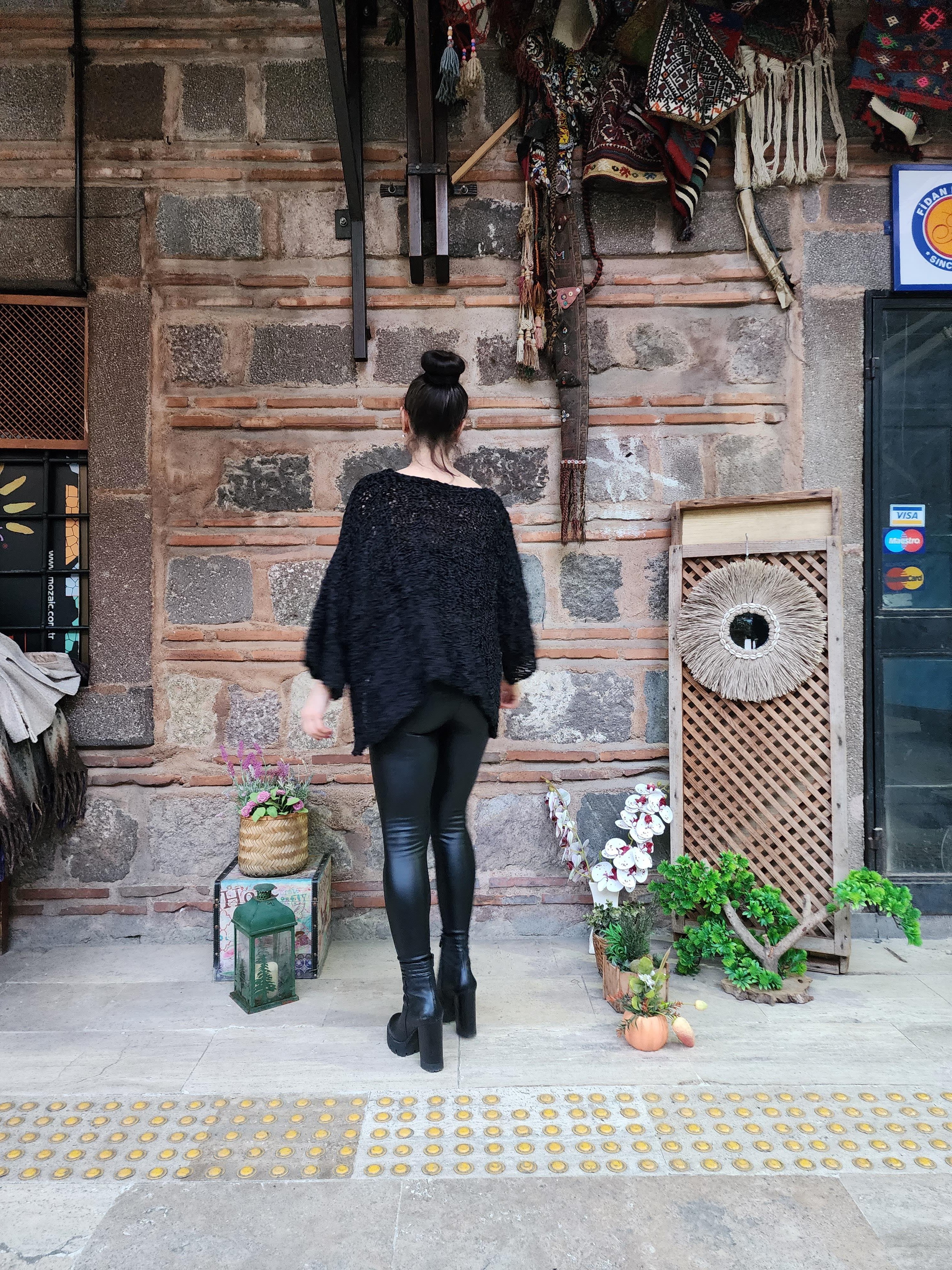  Koton ve Akrilik Karışımı Makina Örme Siyah Kazak