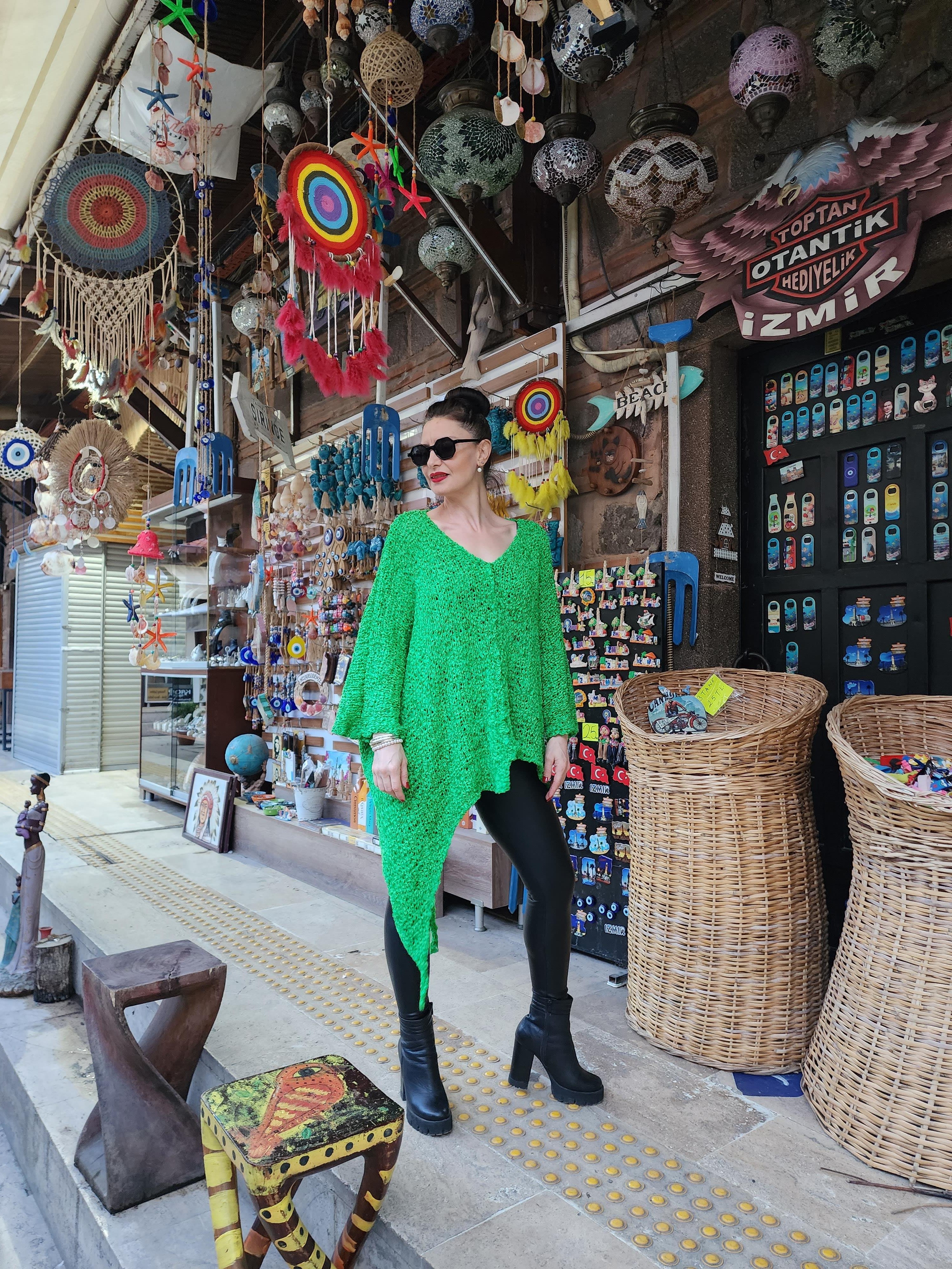 Asimetrik Koton ve Akrilik Karışımı Makina Örme Yeşil Kazak