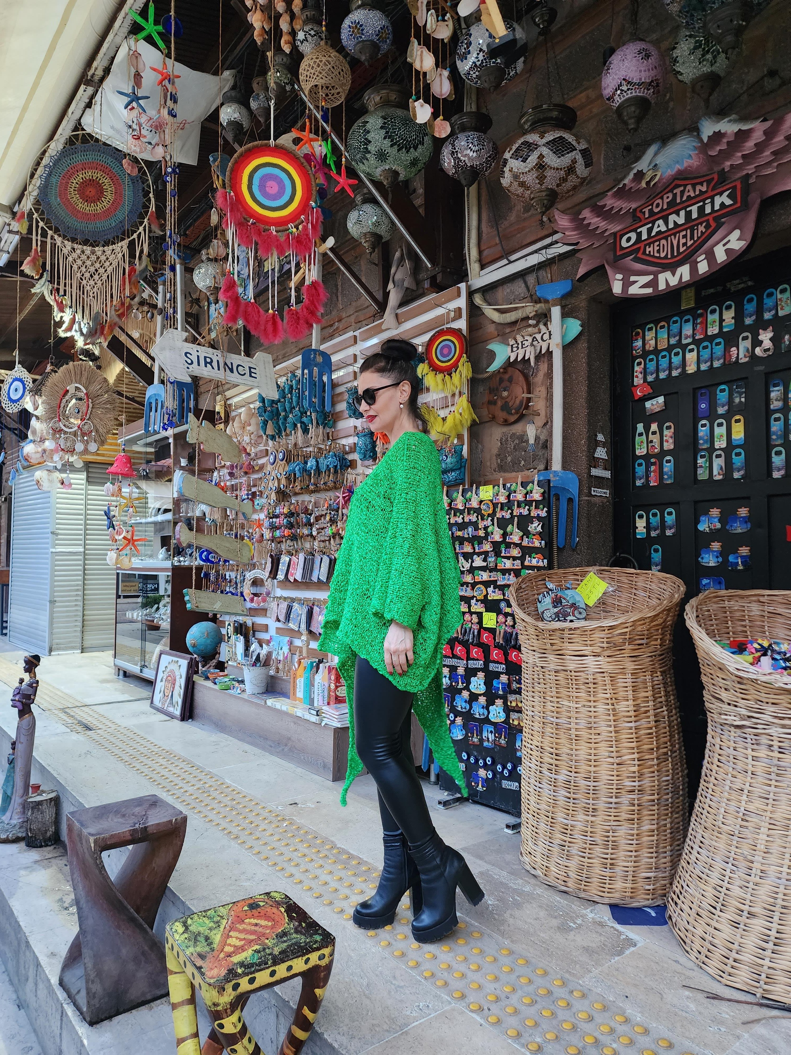 Asimetrik Koton ve Akrilik Karışımı Makina Örme Yeşil Kazak