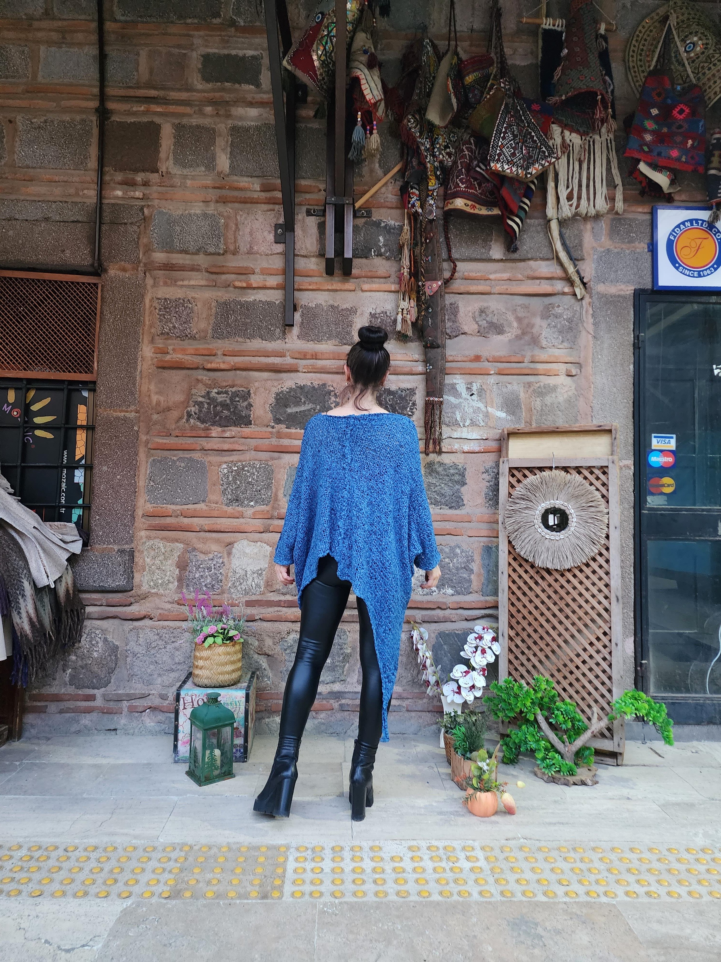 Asimetrik Koton ve Akrilik Karışımı Makina Örme Taş Rengi Kazak