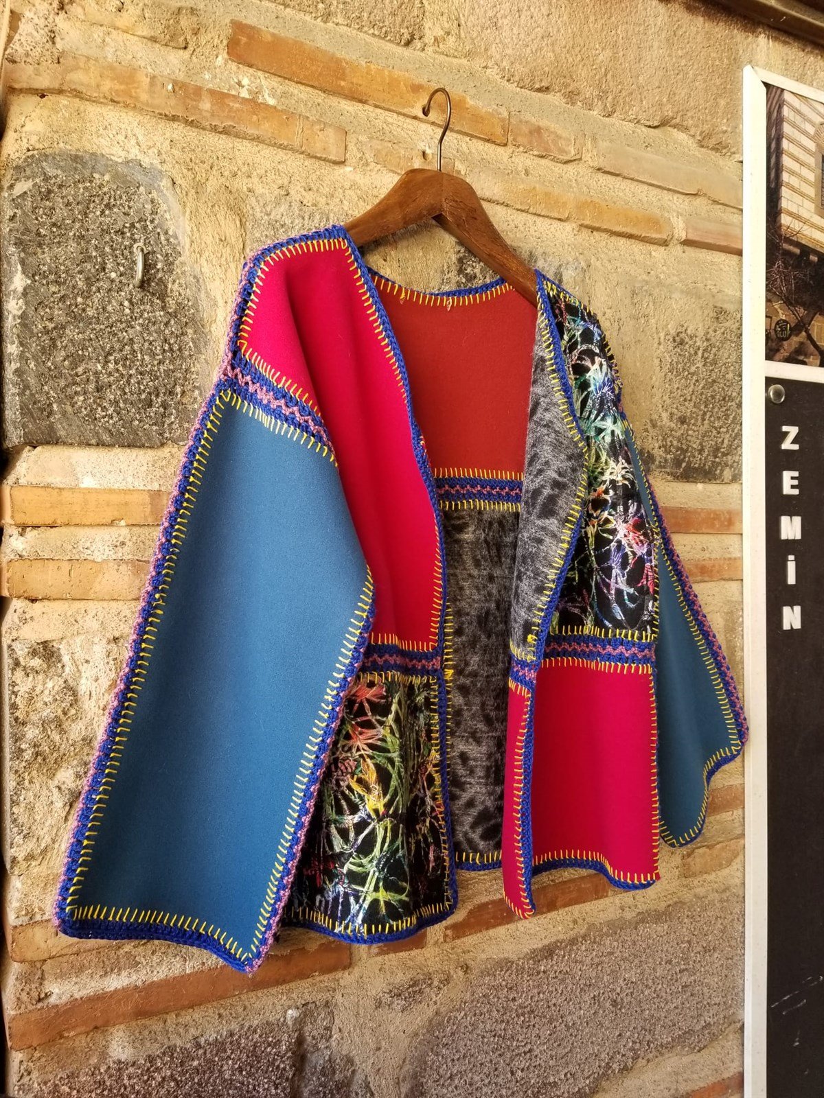 Kaşe Kumaş El İşi ve Keçe Detaylı Tasarım Hırka