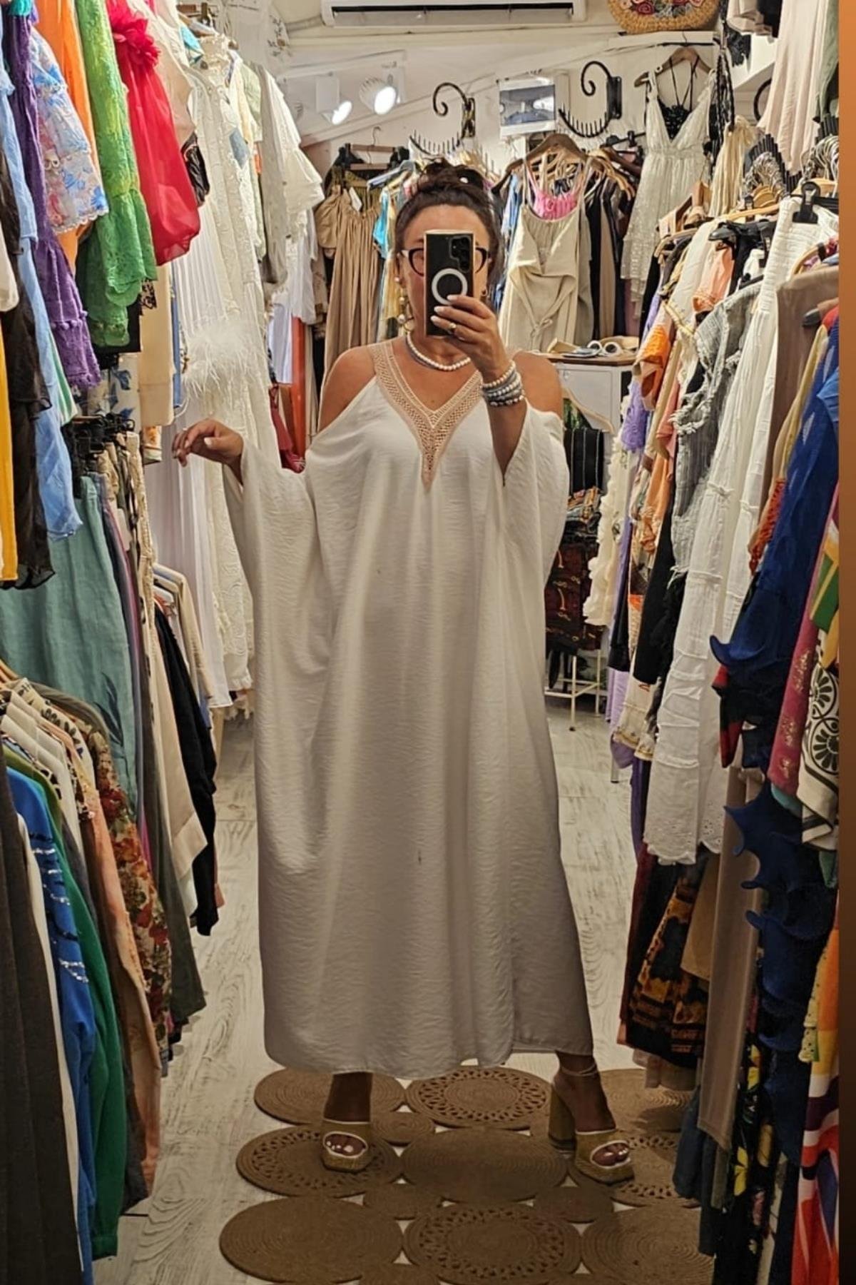 Tensel Kumaş Yarasa Kol V Yaka Elbise Beyaz