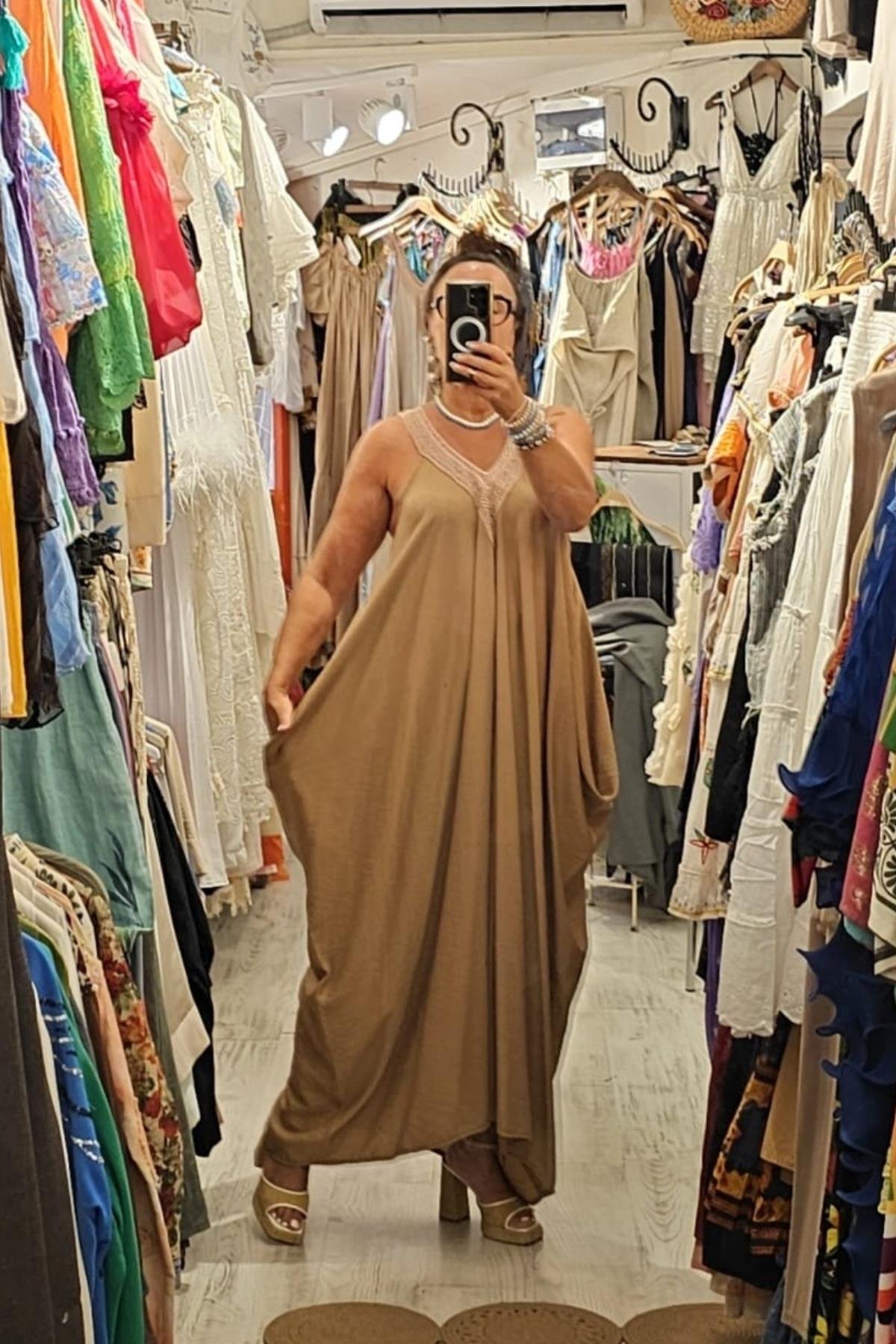 Tensel Kumaş Yarasa Kol V Yaka Elbise Camel