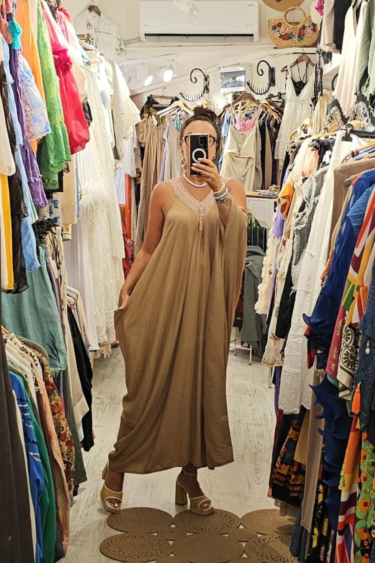 Tensel Kumaş Yarasa Kol V Yaka Elbise Camel