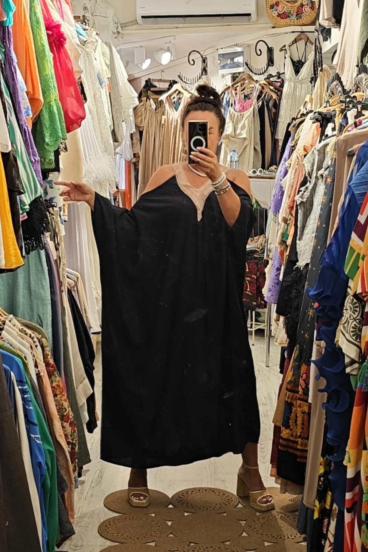 Tensel Kumaş Yarasa Kol V Yaka Elbise Siyah