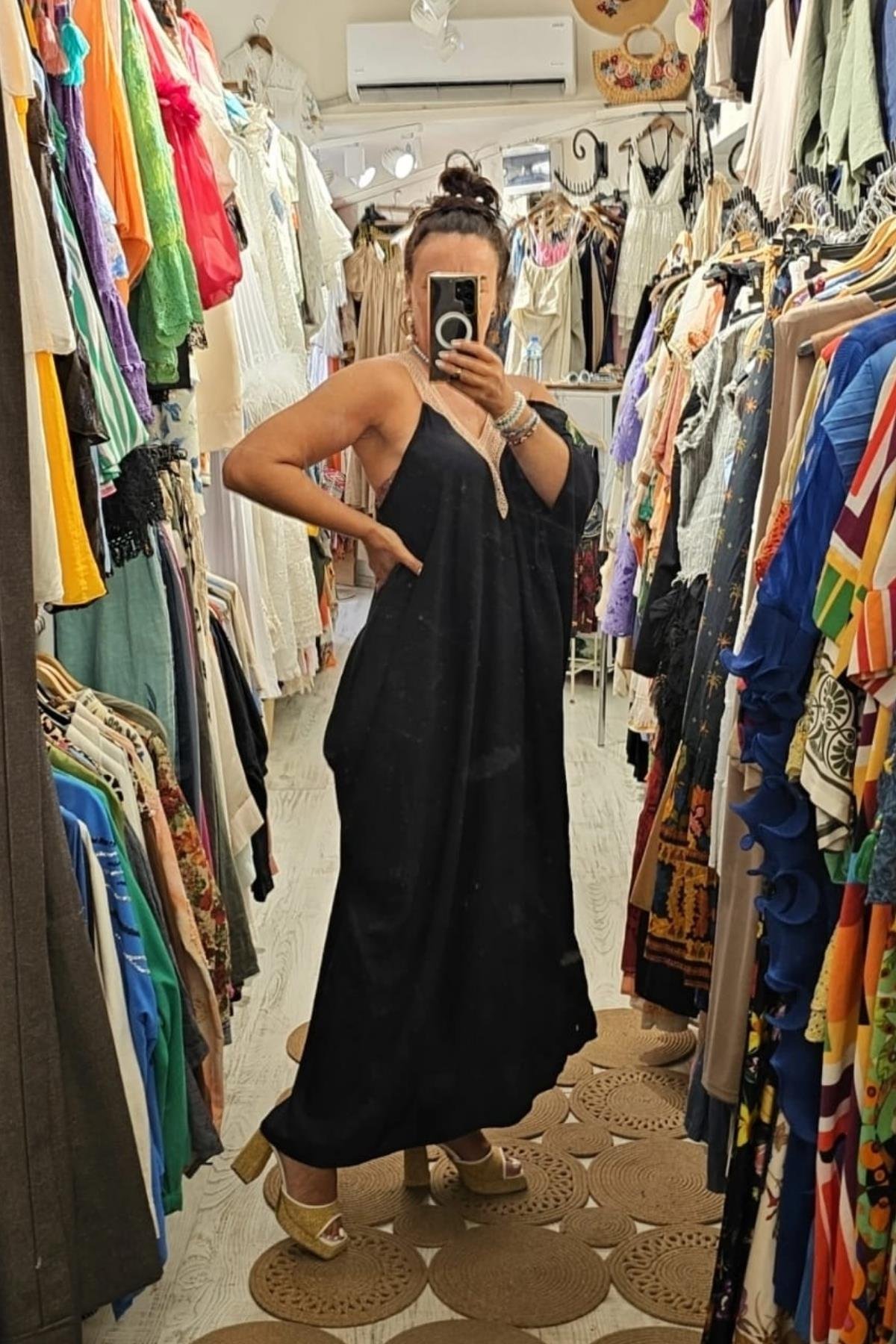 Tensel Kumaş Yarasa Kol V Yaka Elbise Siyah