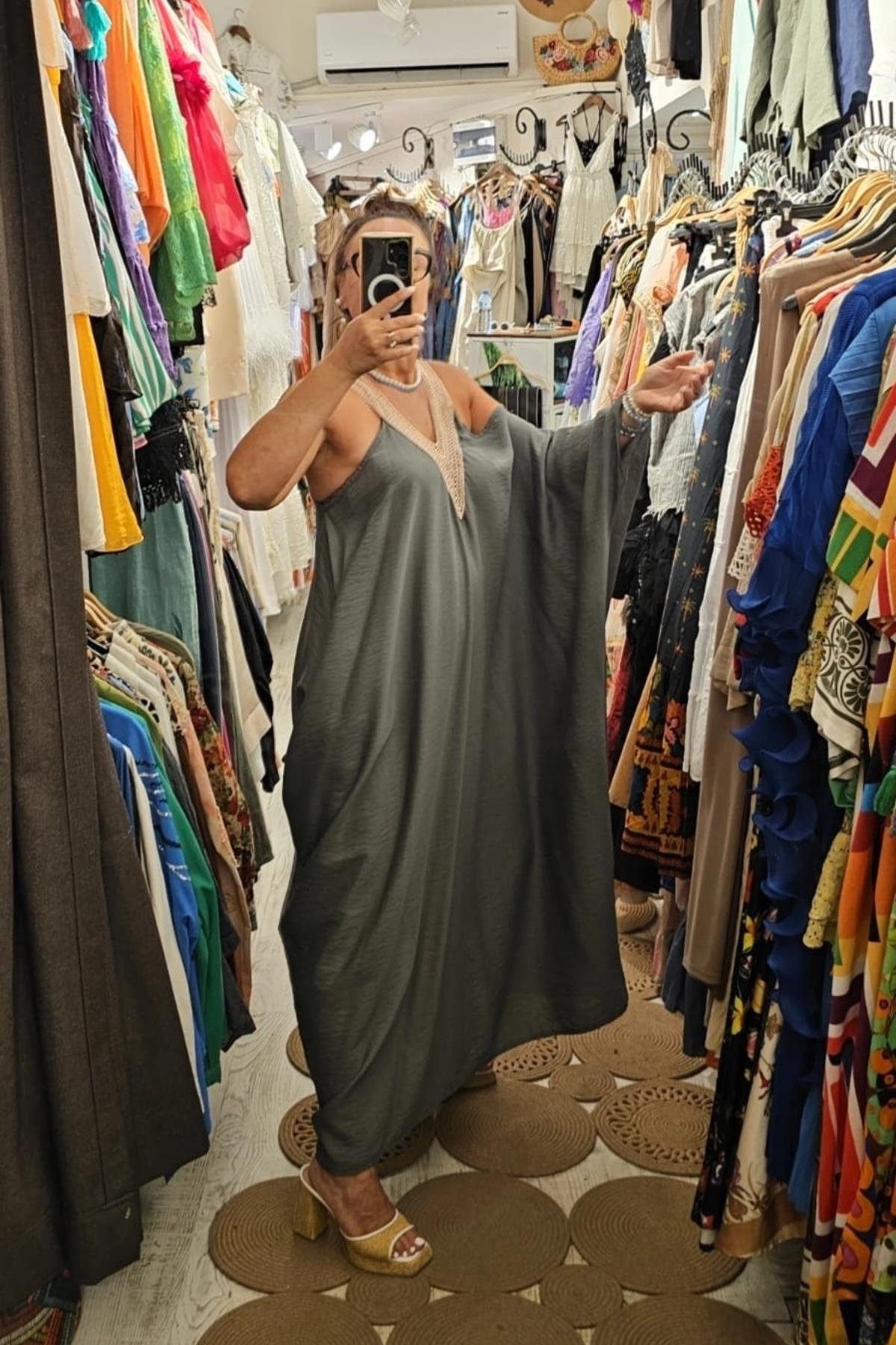 Tensel Kumaş Yarasa Kol V Yaka Elbise Haki