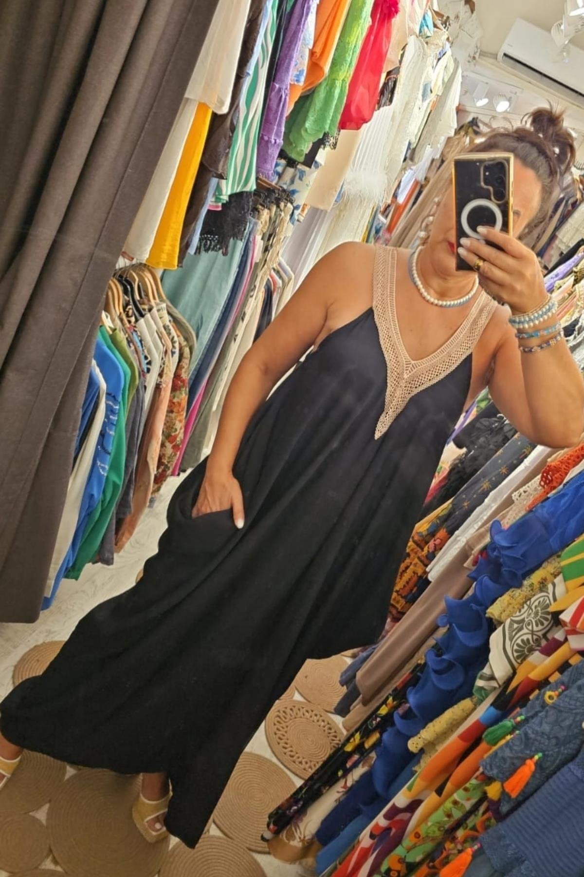 Tensel Kumaş Yarasa Kol V Yaka Elbise Siyah