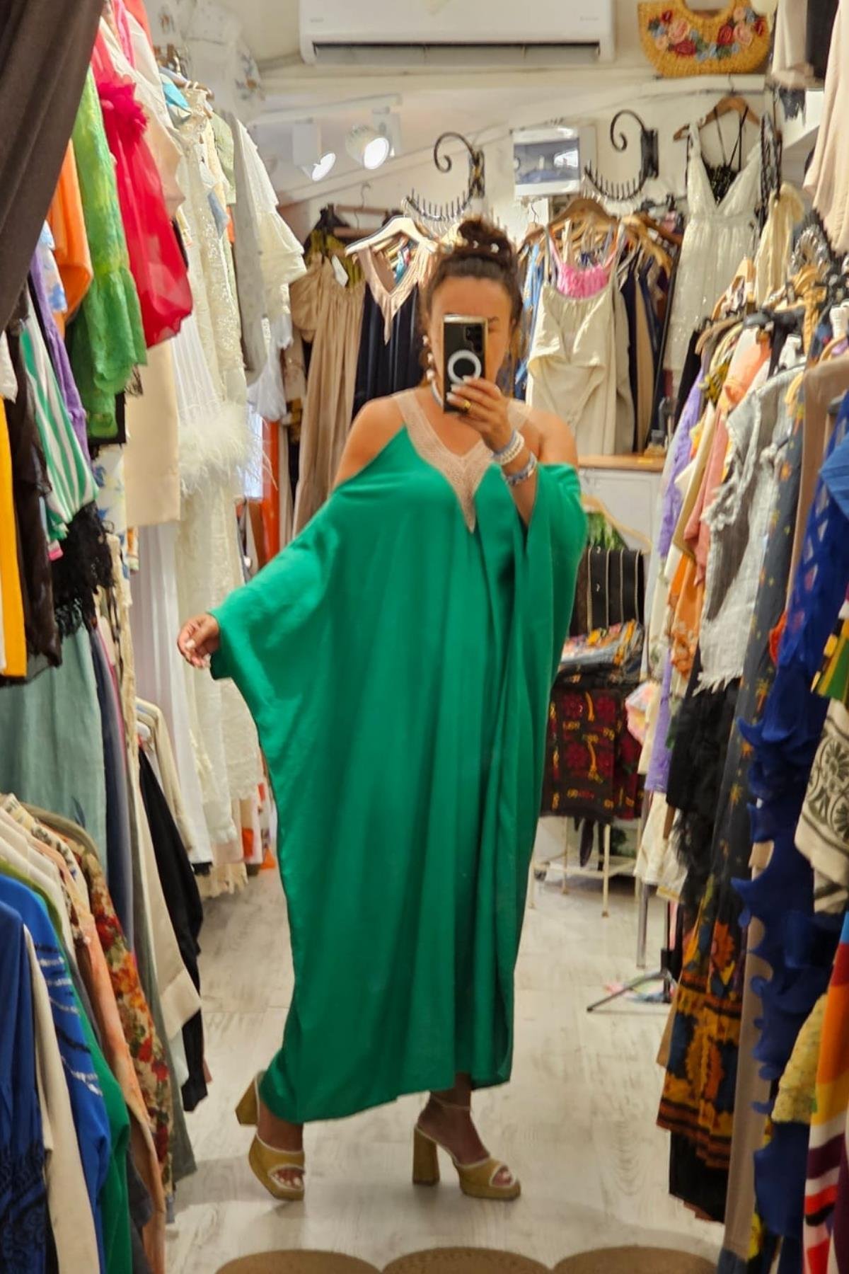 Tensel Kumaş Yarasa Kol V Yaka Elbise Yeşil