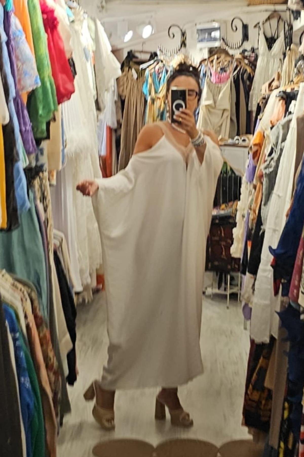 Tensel Kumaş Yarasa Kol V Yaka Elbise Beyaz