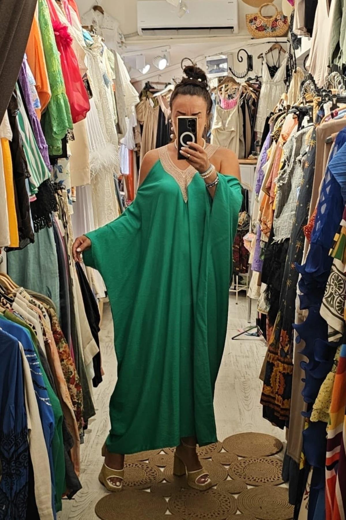 Tensel Kumaş Yarasa Kol V Yaka Elbise Yeşil