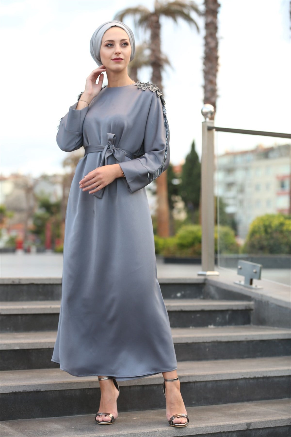 APOLET DETAY ELBİSE