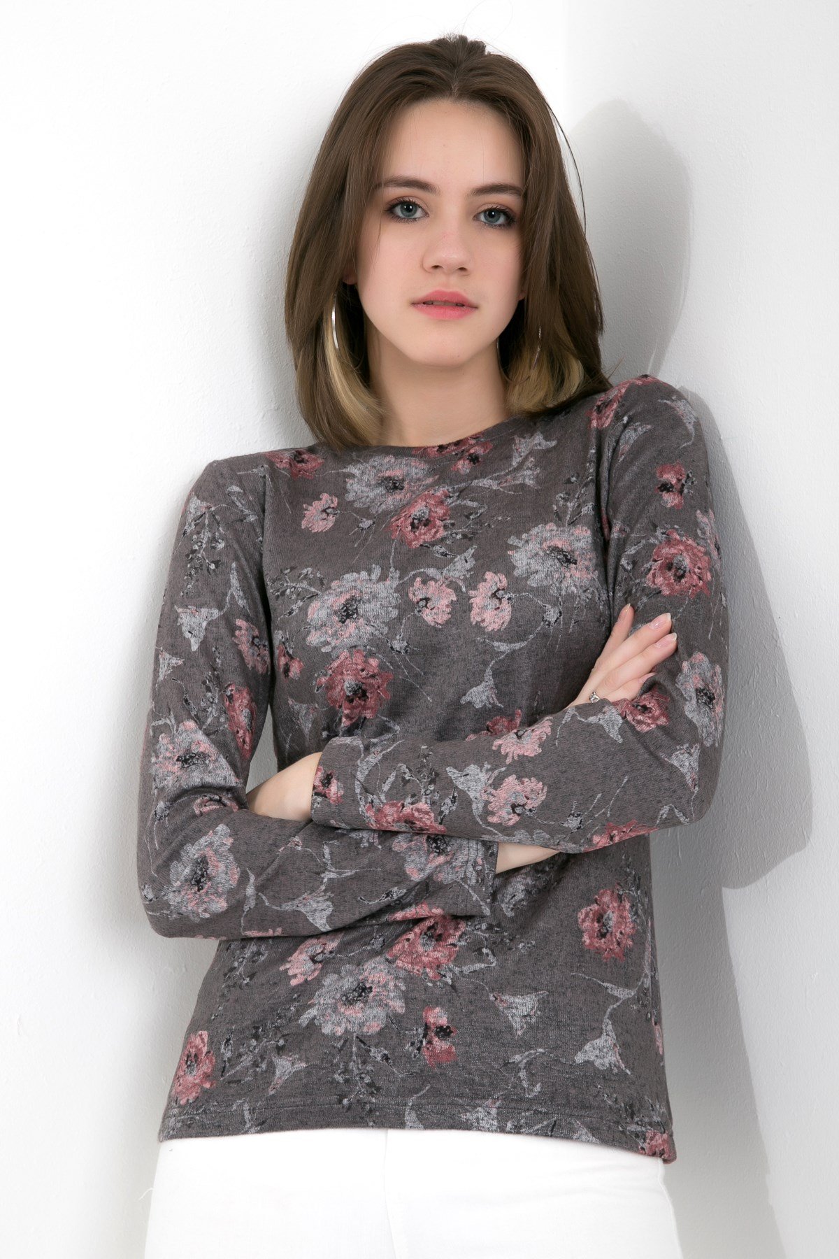 Çiçek Desenli Bisiklet Yaka Örme Gri Bluz ND-26210
