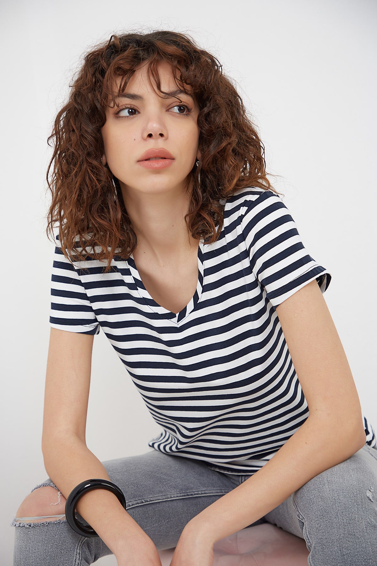 Çizgili Lacivert - Beyaz V Yaka Basic T-shirt YND-2003