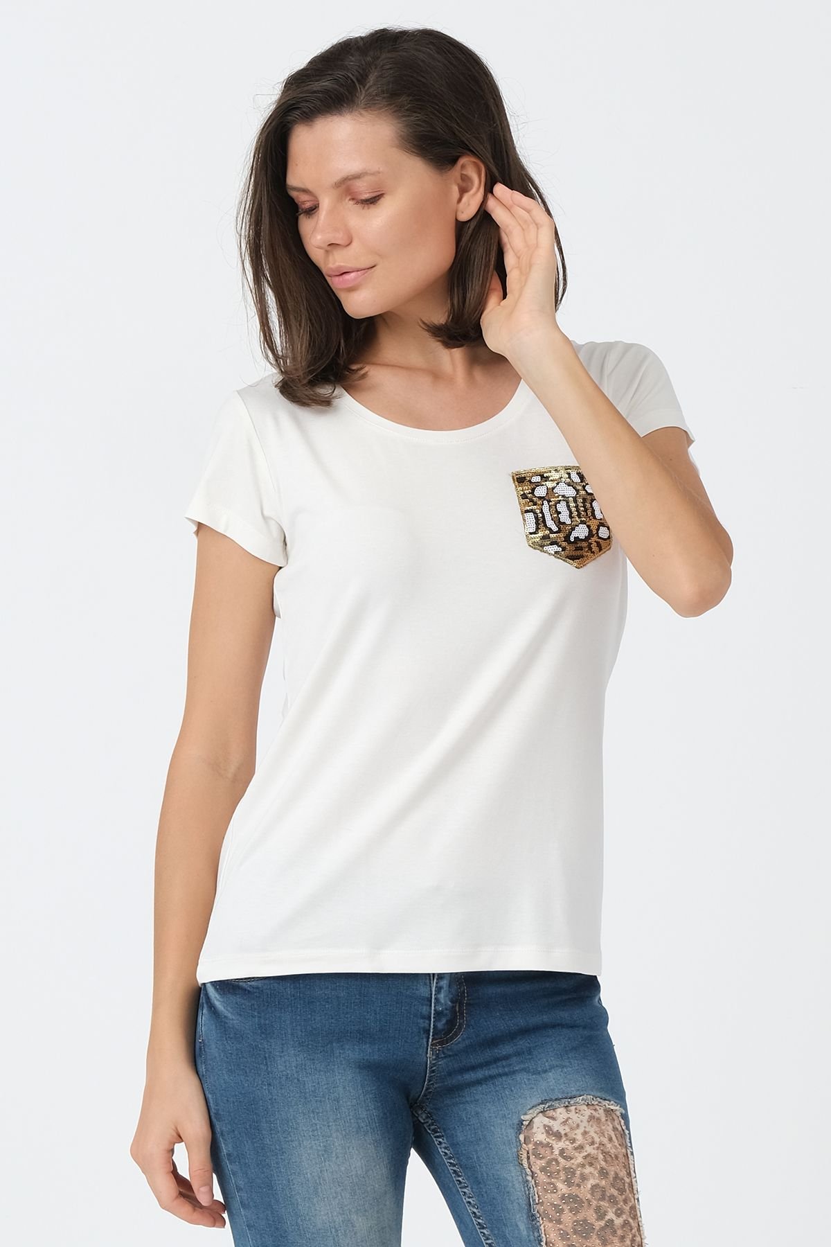 Ekru Viskon Bisiklet Yaka Pul-Payet Cep Detaylı T-shirt  ND-2004